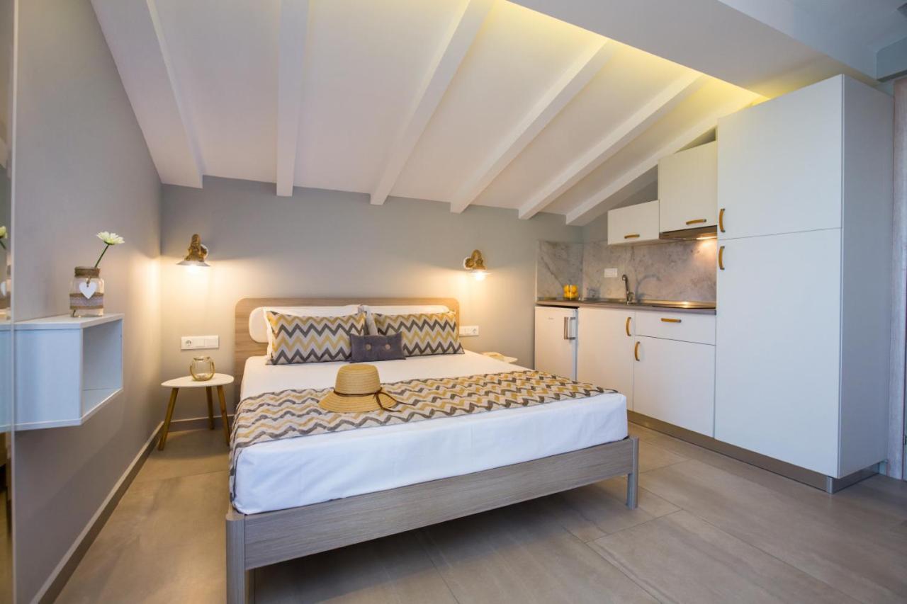 Girene Apartments 利迈纳里亚 外观 照片